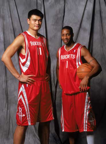 詹姆斯篮板抢断连续上榜（詹姆斯篮板与抢断双榜连登）