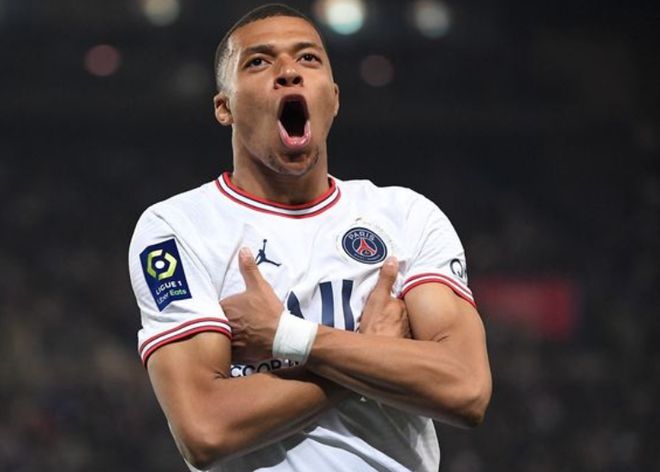 意媒：罗马赴英格兰进行集训，将在英格兰队训练基地进行训练