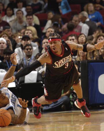 3-1！意超男排开打 尼科洛夫狂砍30分 奇维塔诺瓦迎来赛季开门红（意超男排揭幕战：奇维塔诺瓦3-1取胜，尼科洛夫砍下30分）