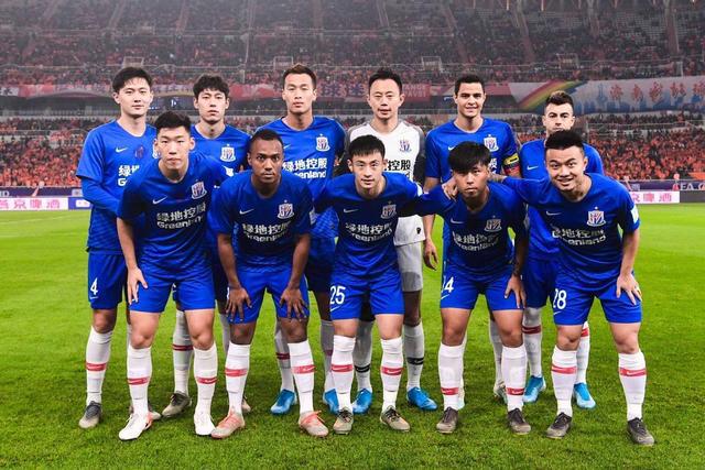 莱巴金娜创造优势后网前精彩一分（莱巴金娜占得先机后网前打出精彩一球）