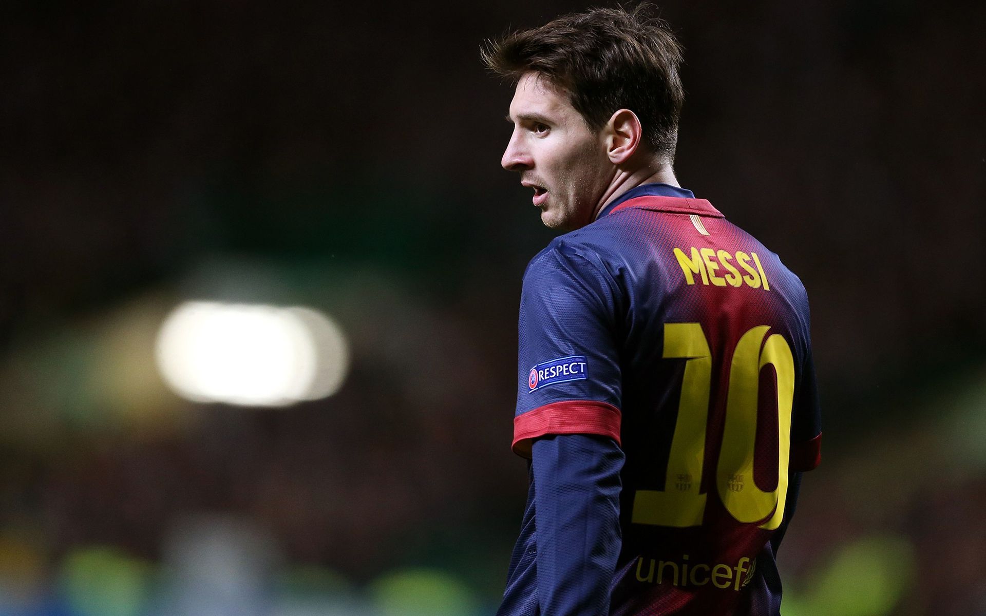 法比奥庆祝足协杯夺冠：我们是冠军，这座城市值得拥有这一刻（法比奥欢庆足协杯封王：我们是冠军，这座城市配得上这一刻）