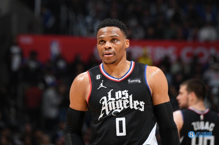 卡雷拉斯：我的位置是左边卫，但能适应教练在任何时候的要求（卡雷拉斯：本职左后卫，随时适应教练安排）