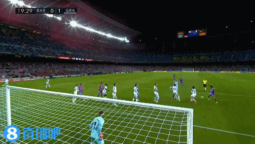 马丁内斯谈C罗肘击被罚下：那不是暴力行为，而是对挑衅的反应