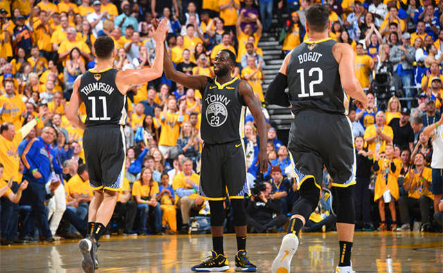 每体：由于拉什福德未来不确定，巴萨关注努萨、福法纳和马拉（每体：拉什福德前景未明，巴萨将目光投向努萨、福法纳与马拉）