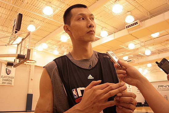 里程碑，国安后卫李磊已代表中国俱乐部出战300场比赛（国安后卫李磊迎来职业里程碑：代表中国俱乐部出场300次）