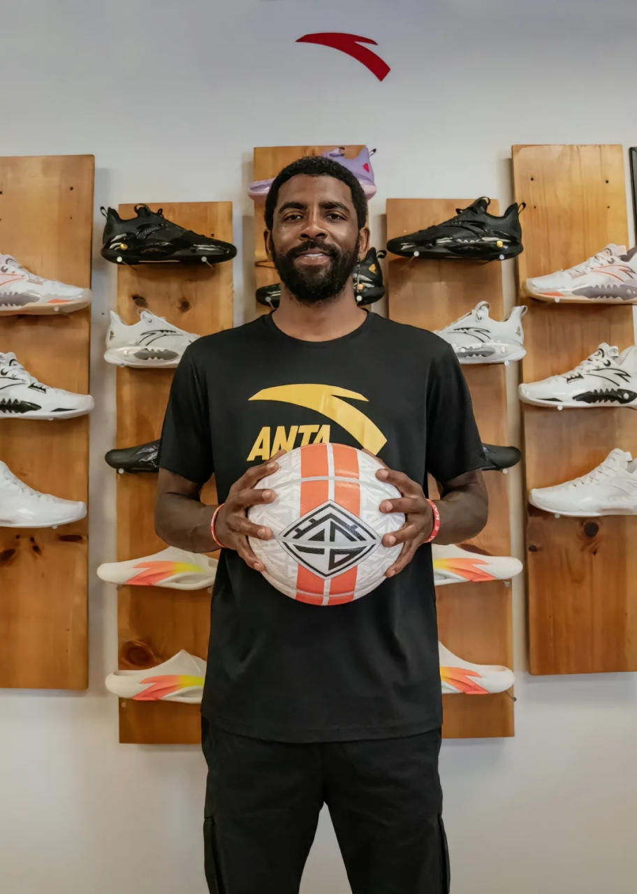 2025赛季，成都蓉城以红焰为刃、热血为甲，在三...（2025赛季，成都蓉城执赤焰为锋、披热血为甲，在三...）