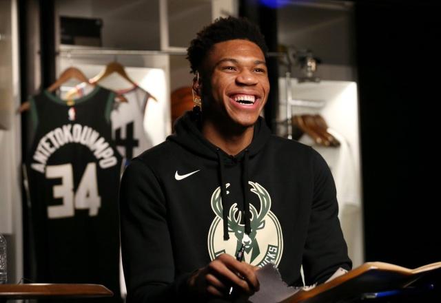 肇俊哲挂帅重庆铜梁龙：一场“不得已”的中超冒险，还是本土教练的破局之战？（肇俊哲执掌重庆铜梁龙：一场无奈的中超冒险，还是本土教练的突围之战？）